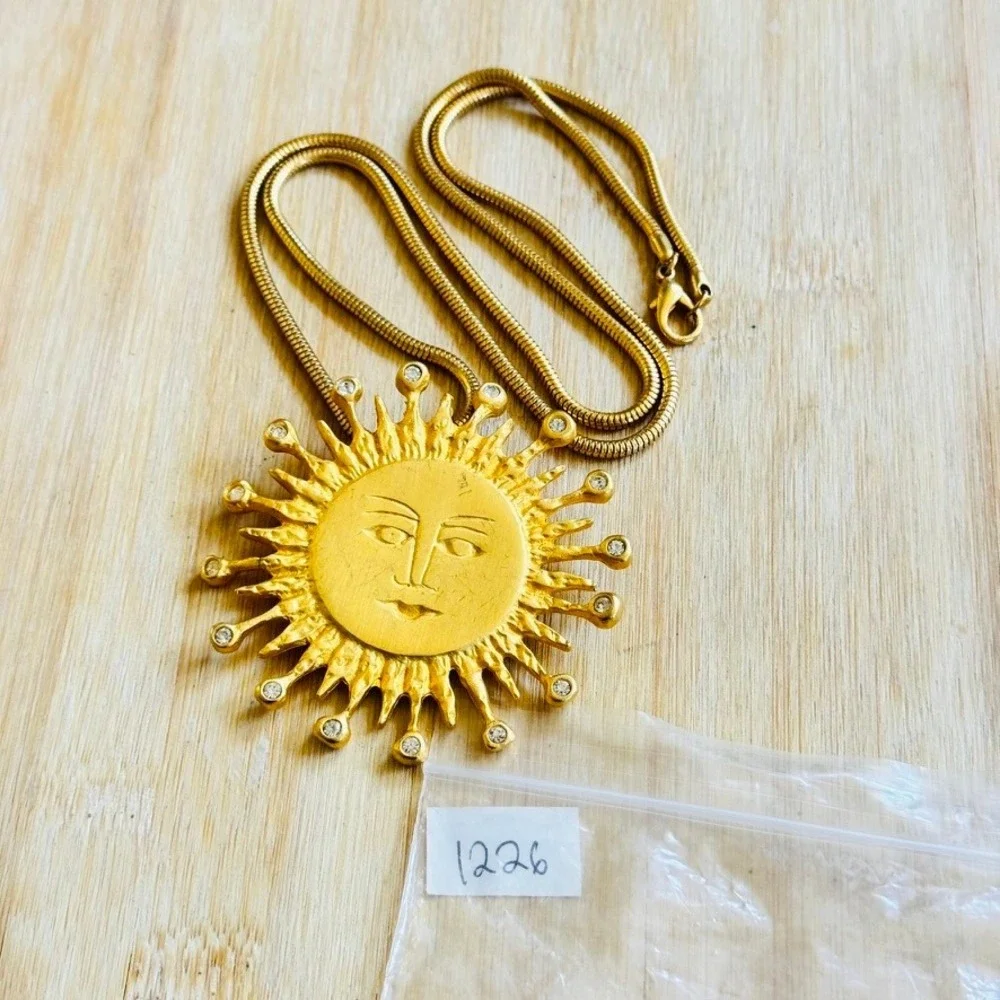 VTG The Icing Iconic Sun face Necklace Whimsical Rhinestone Gold Plated 80s 28